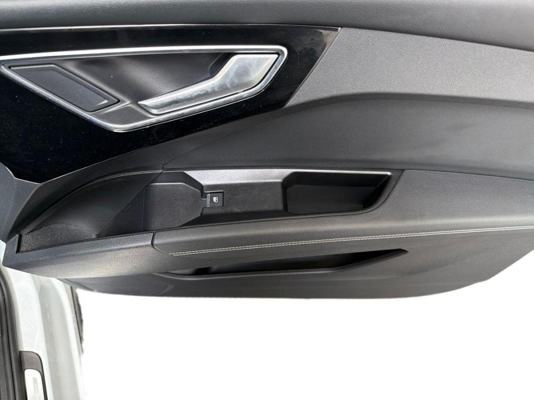 Audi Q4 e-tron - Photo 15