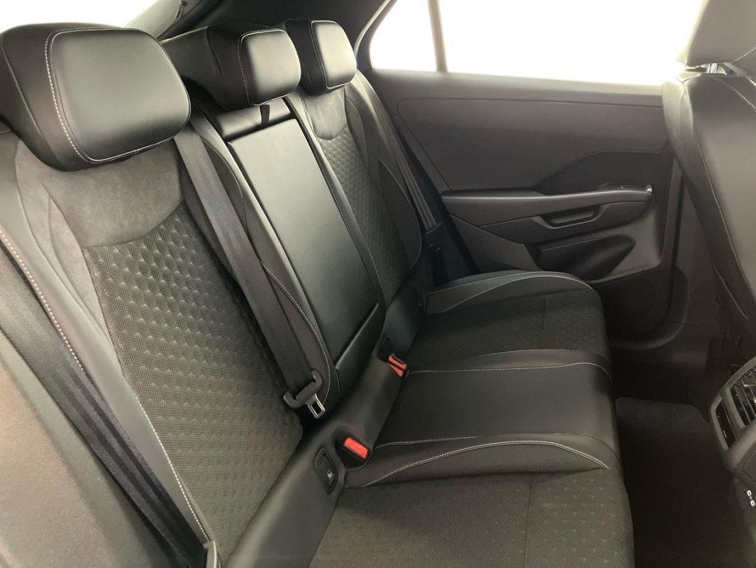 Volkswagen T-Roc - Photo 23