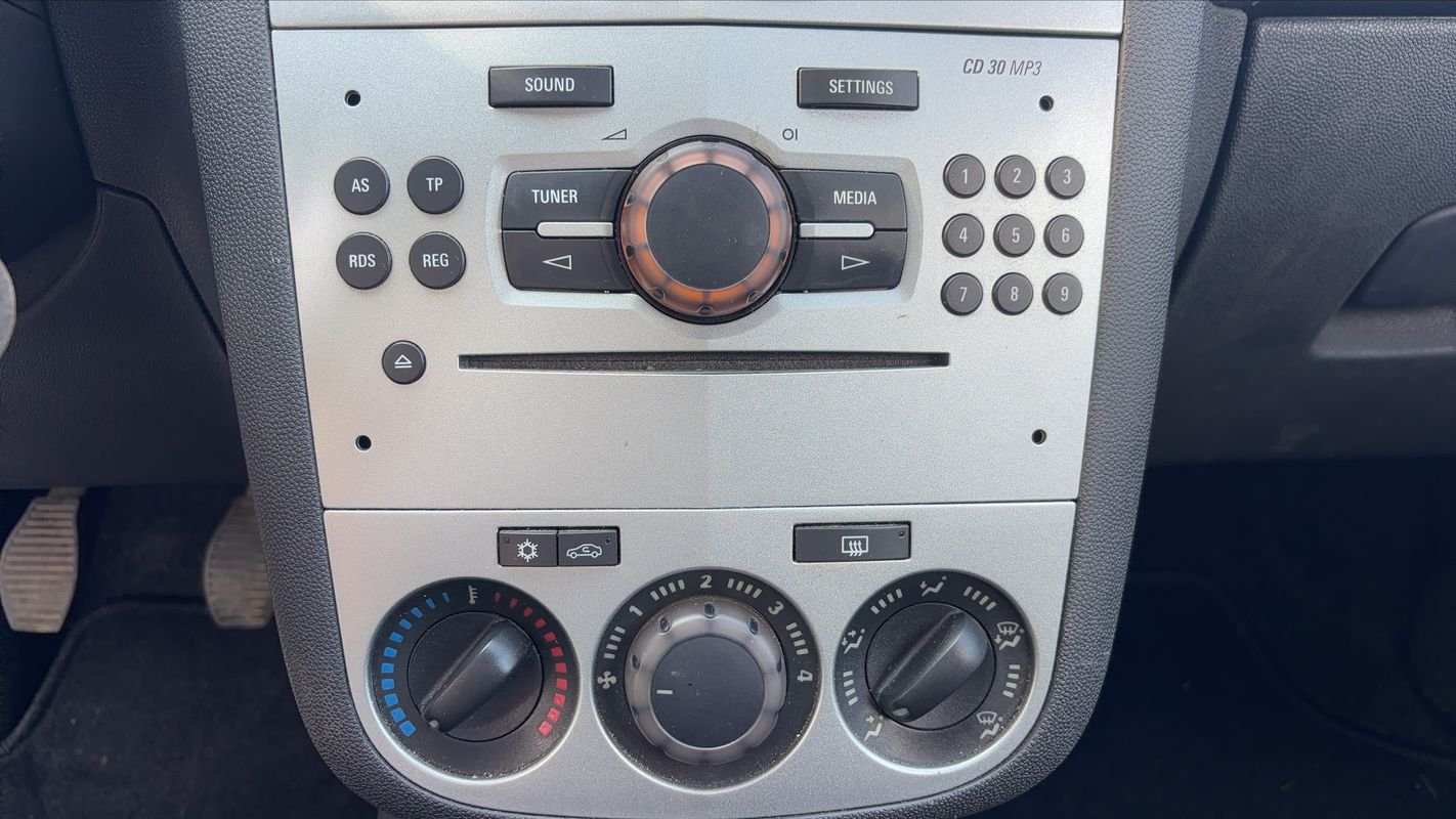 Opel Corsa - Photo 13