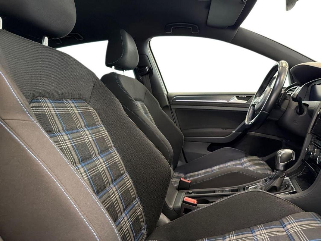 Volkswagen Golf - Photo 13