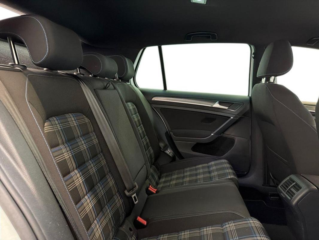 Volkswagen Golf - Photo 23
