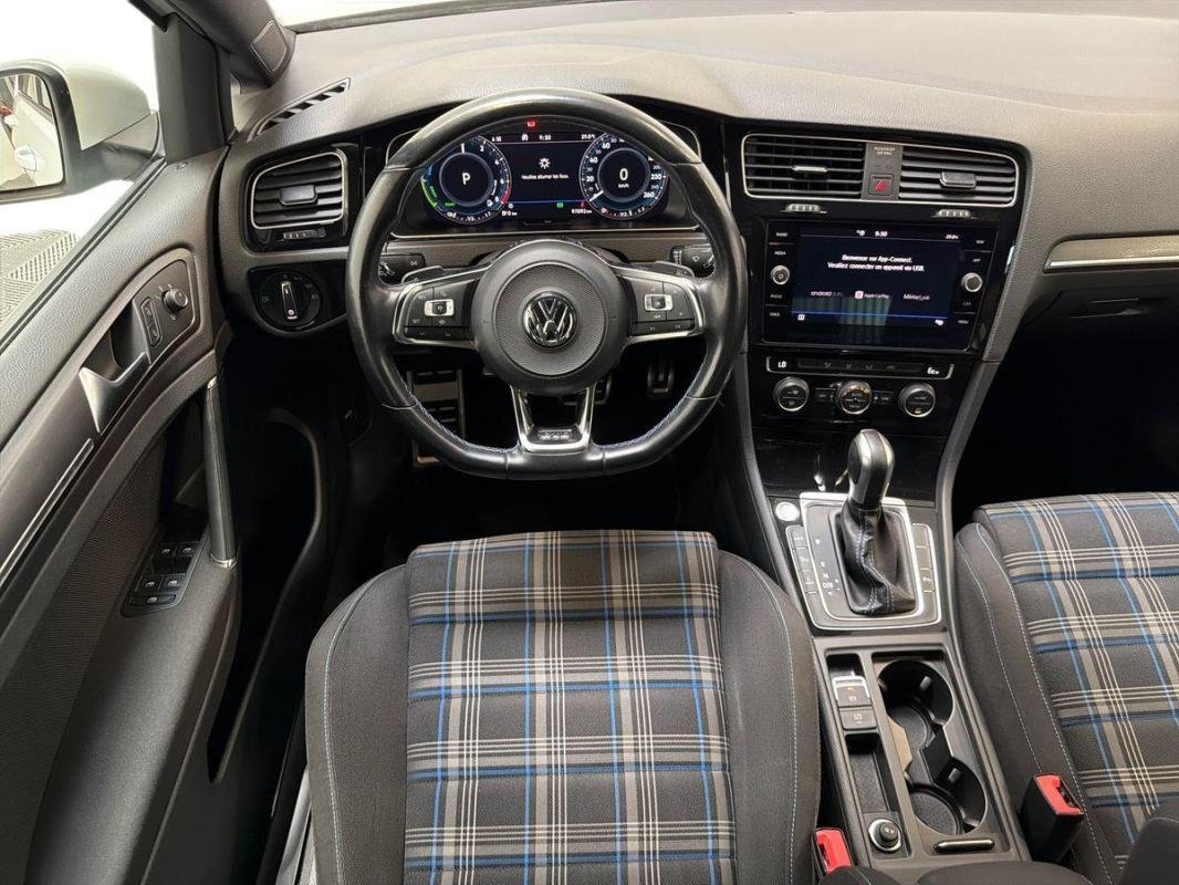 Volkswagen Golf - Photo 24