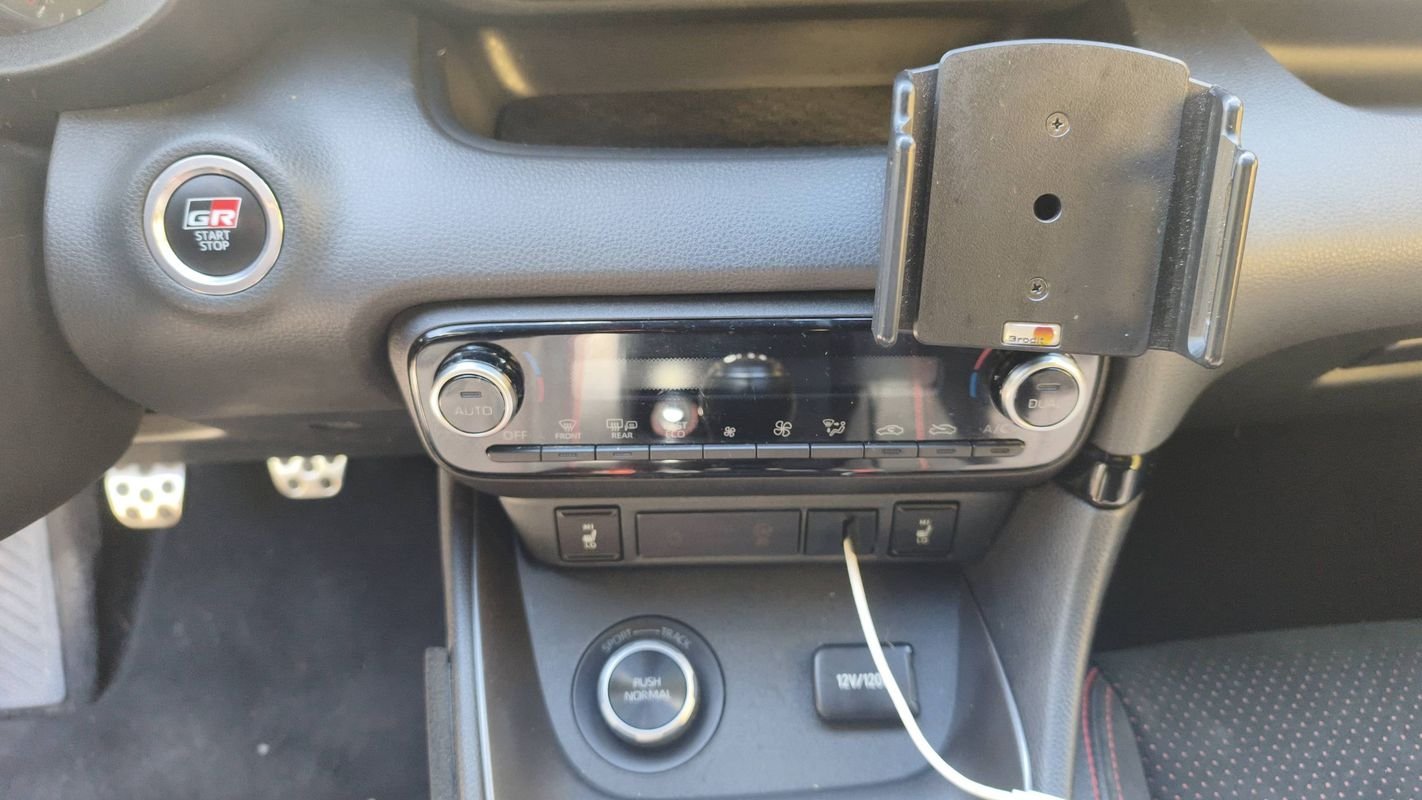 Toyota Yaris - Photo 13