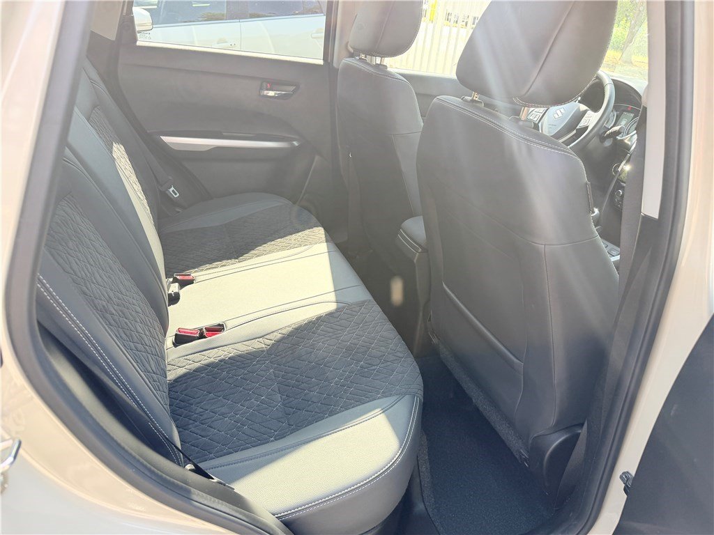 Suzuki Vitara - Photo 12