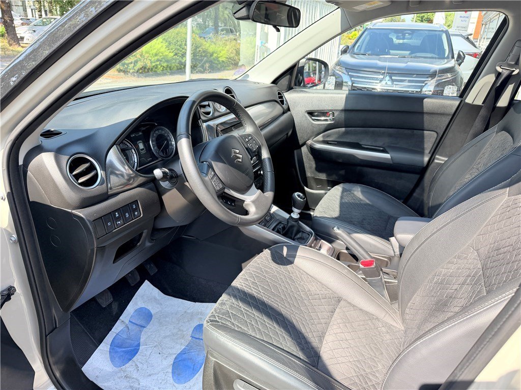 Suzuki Vitara - Photo 9