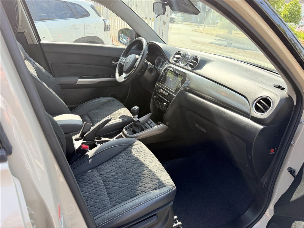 Suzuki Vitara - Photo 10