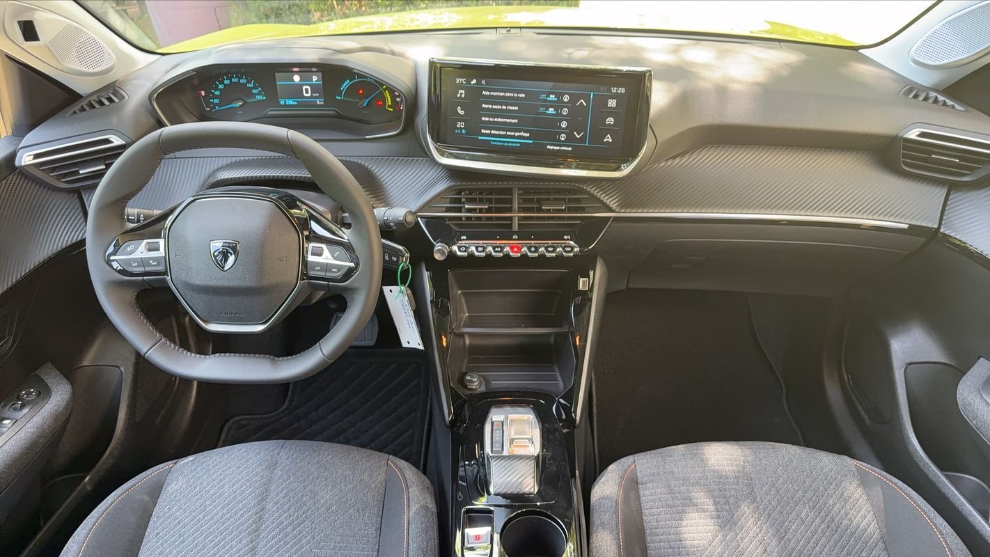Peugeot E-208 - Photo 11