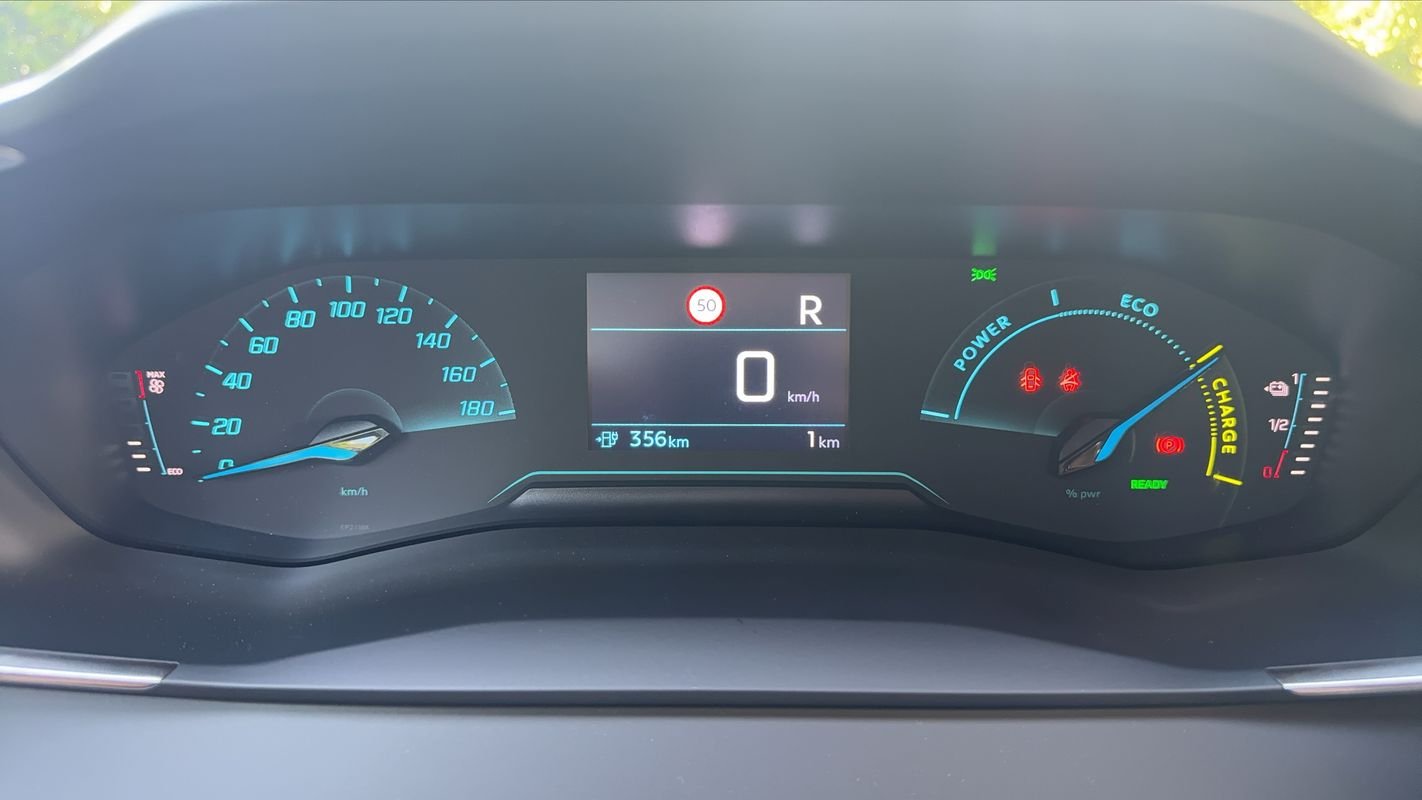 Peugeot E-208 - Photo 12