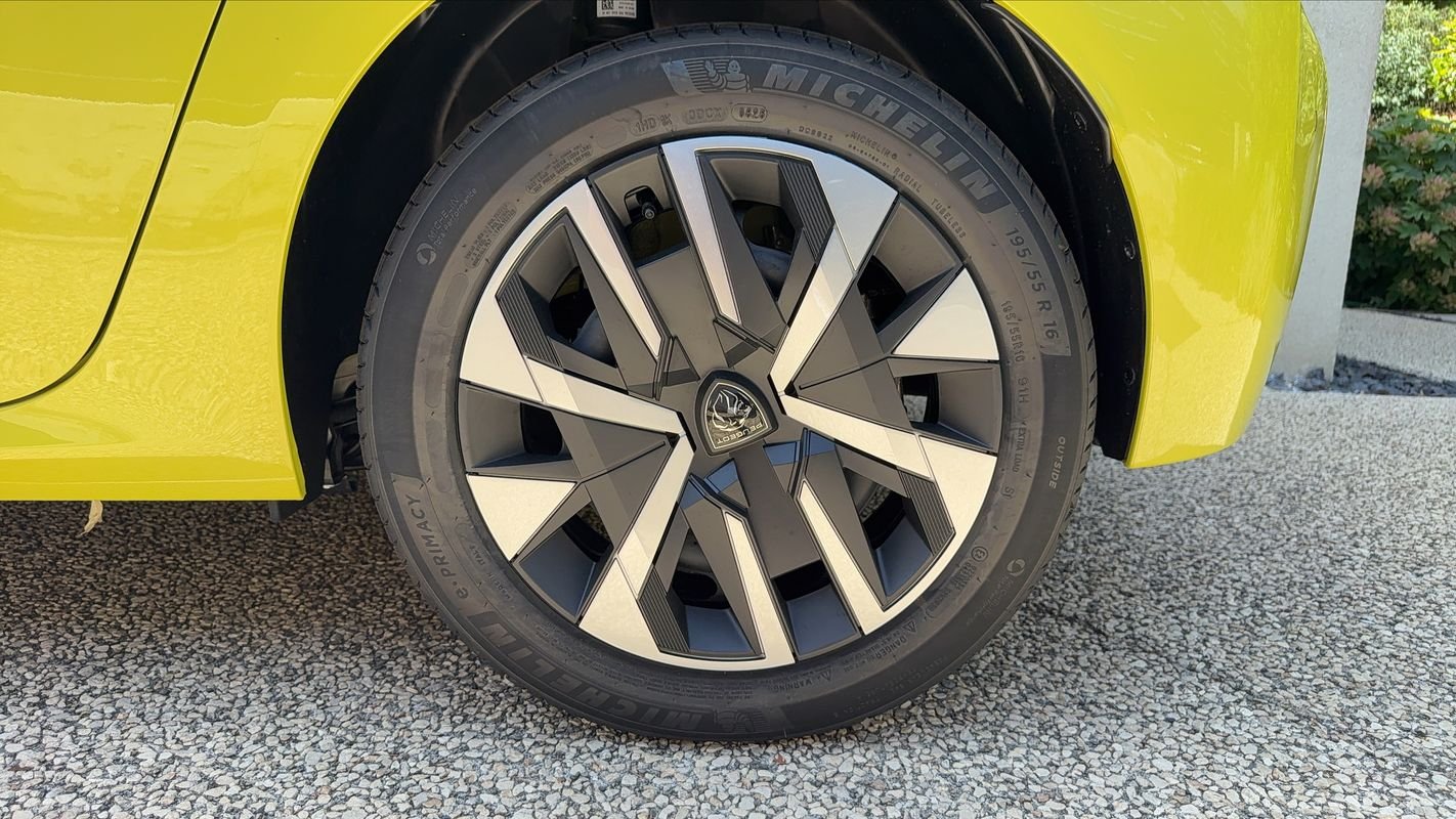 Peugeot E-208 - Photo 19