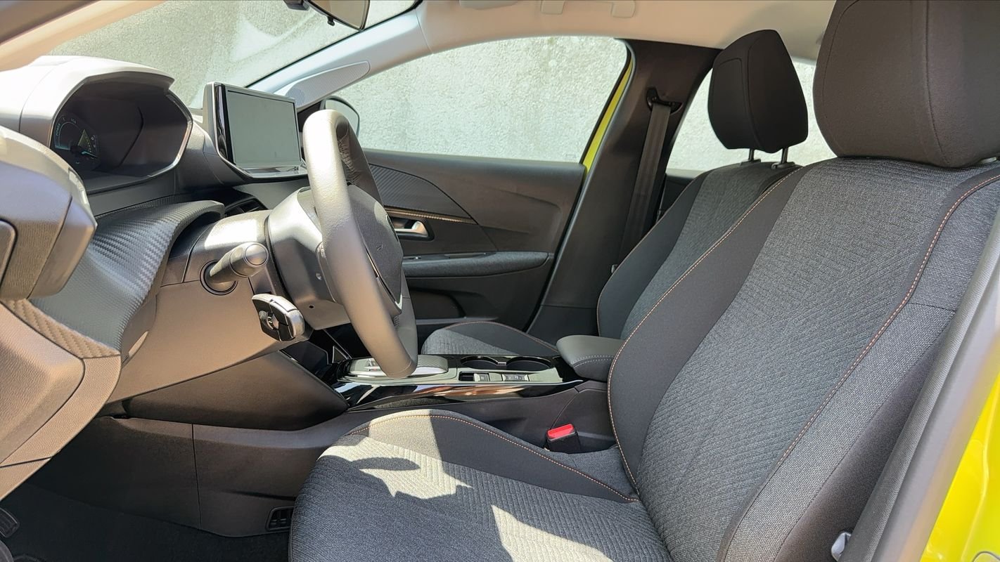 Peugeot E-208 - Photo 28