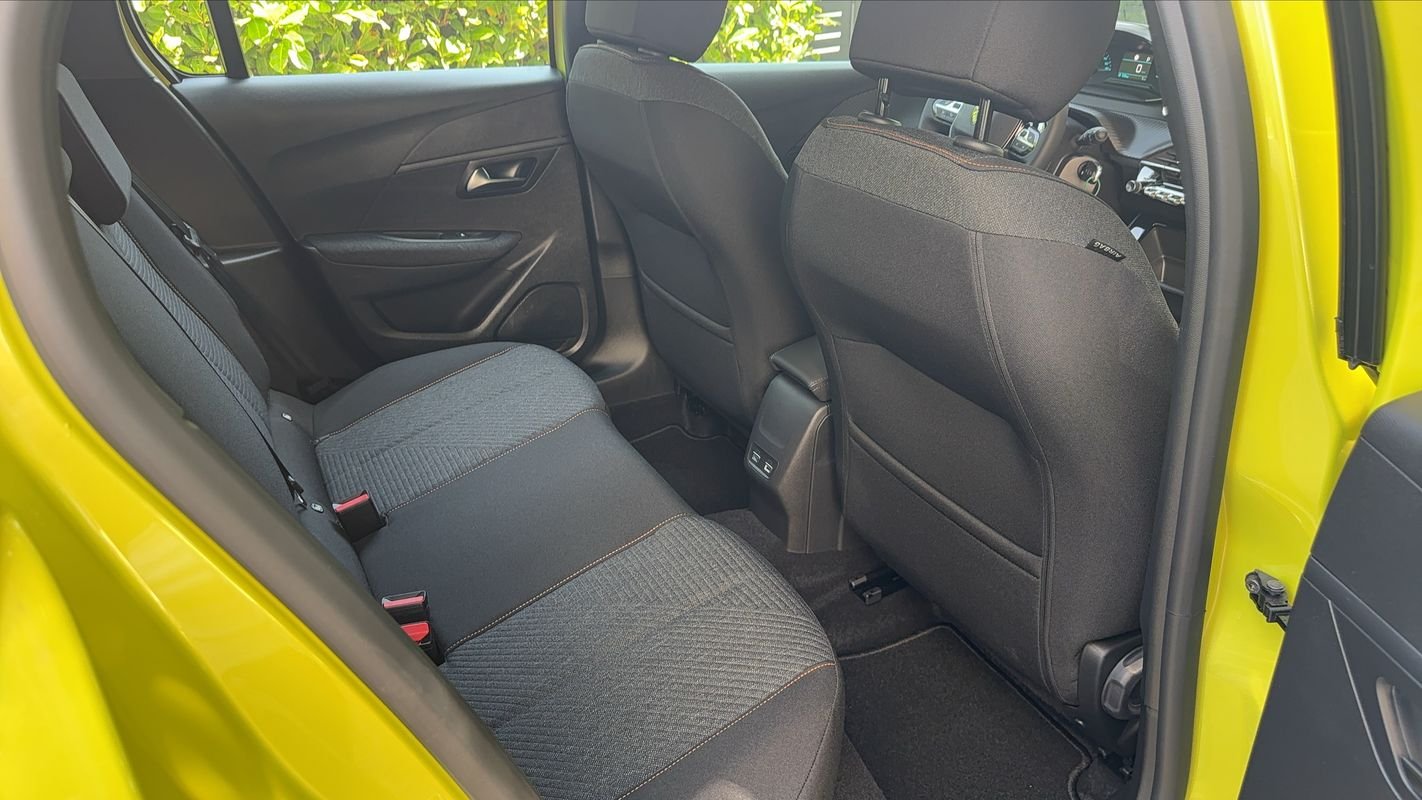 Peugeot E-208 - Photo 29