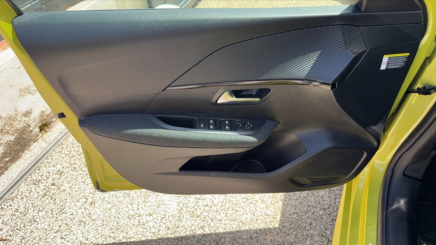 Peugeot E-208 - Photo 7