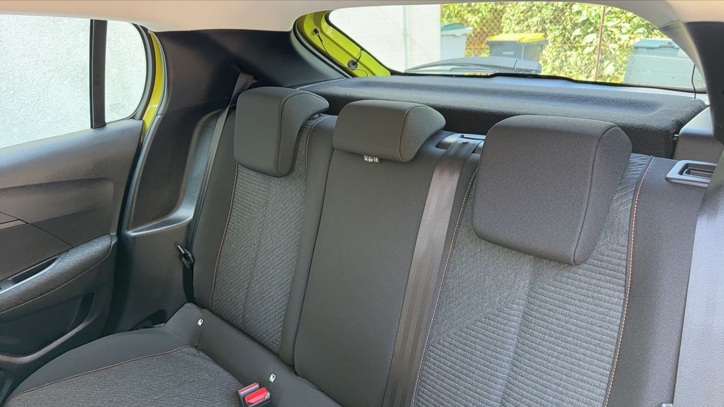 Peugeot E-208 - Photo 9
