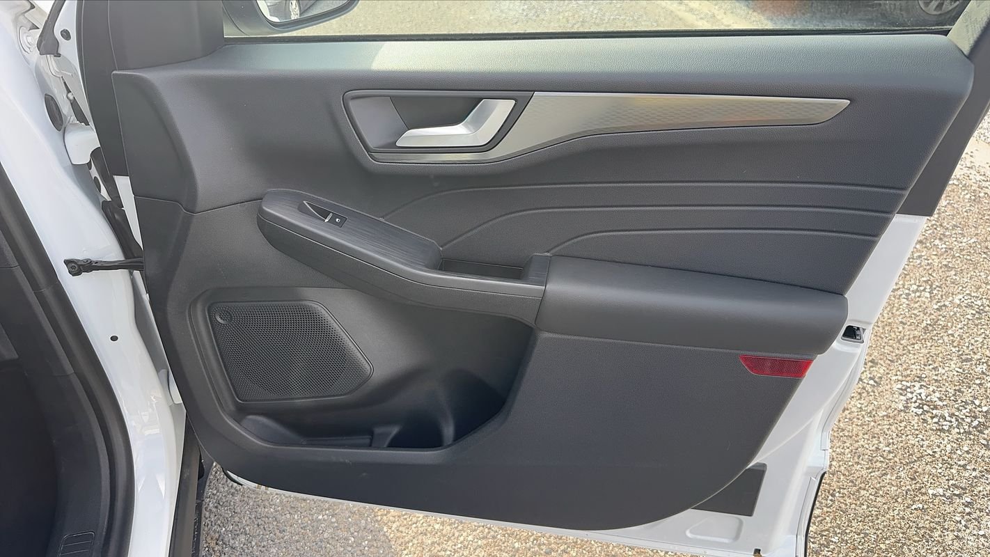 Ford Kuga - Photo 24