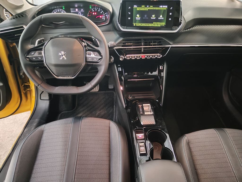 Peugeot 208 - Photo 3