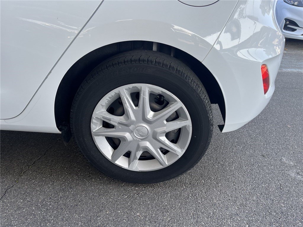 Ford Fiesta - Photo 9