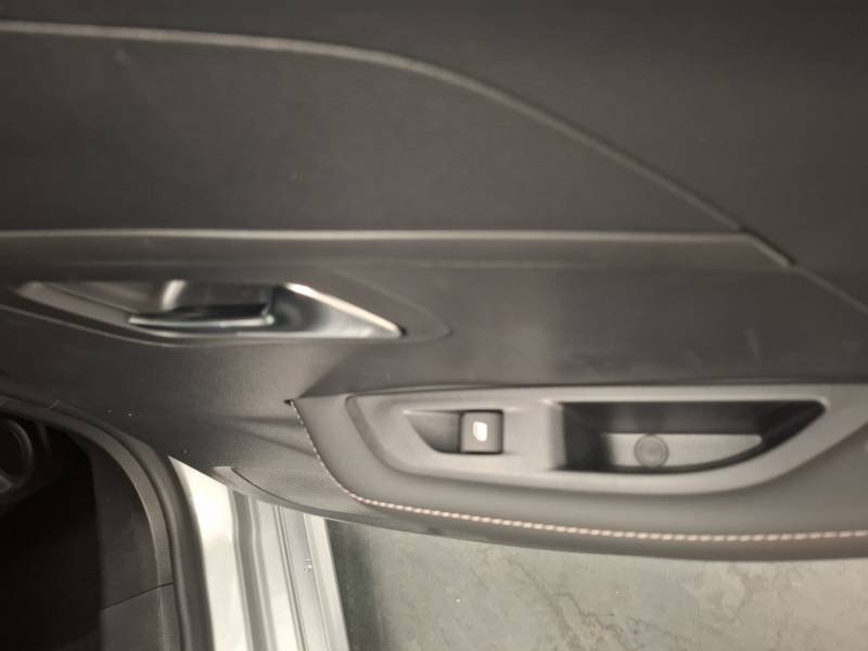Peugeot 208 - Photo 32