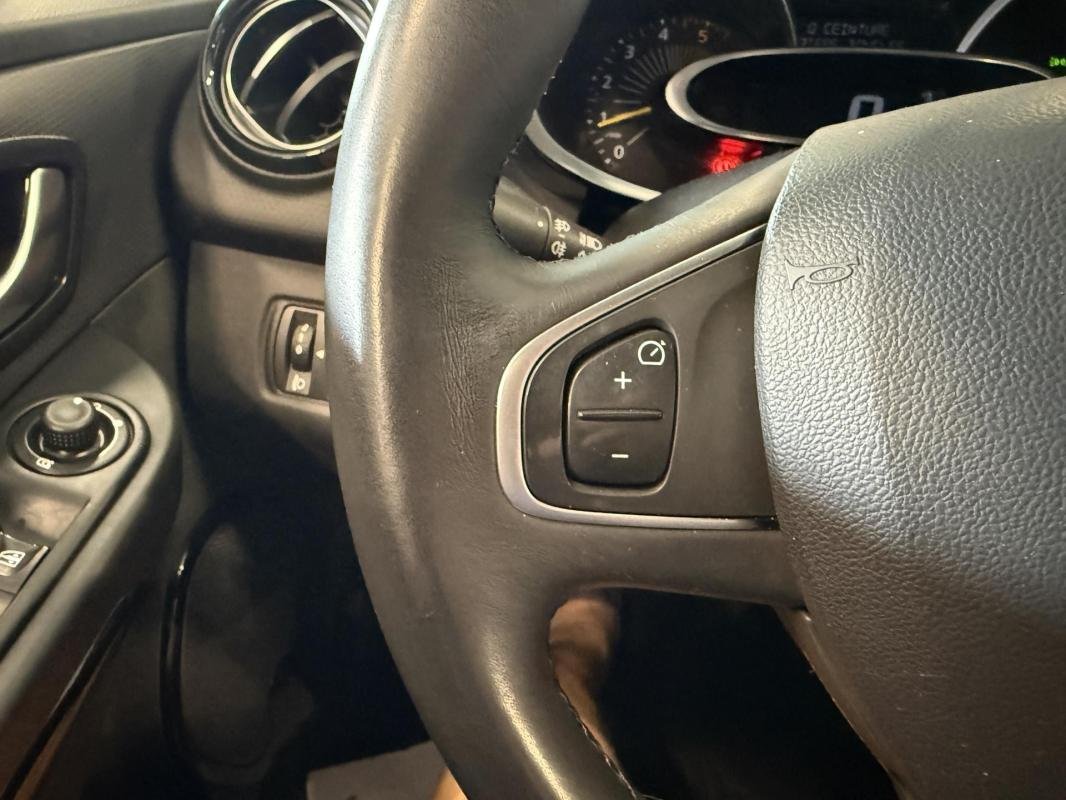 Renault Clio - Photo 18