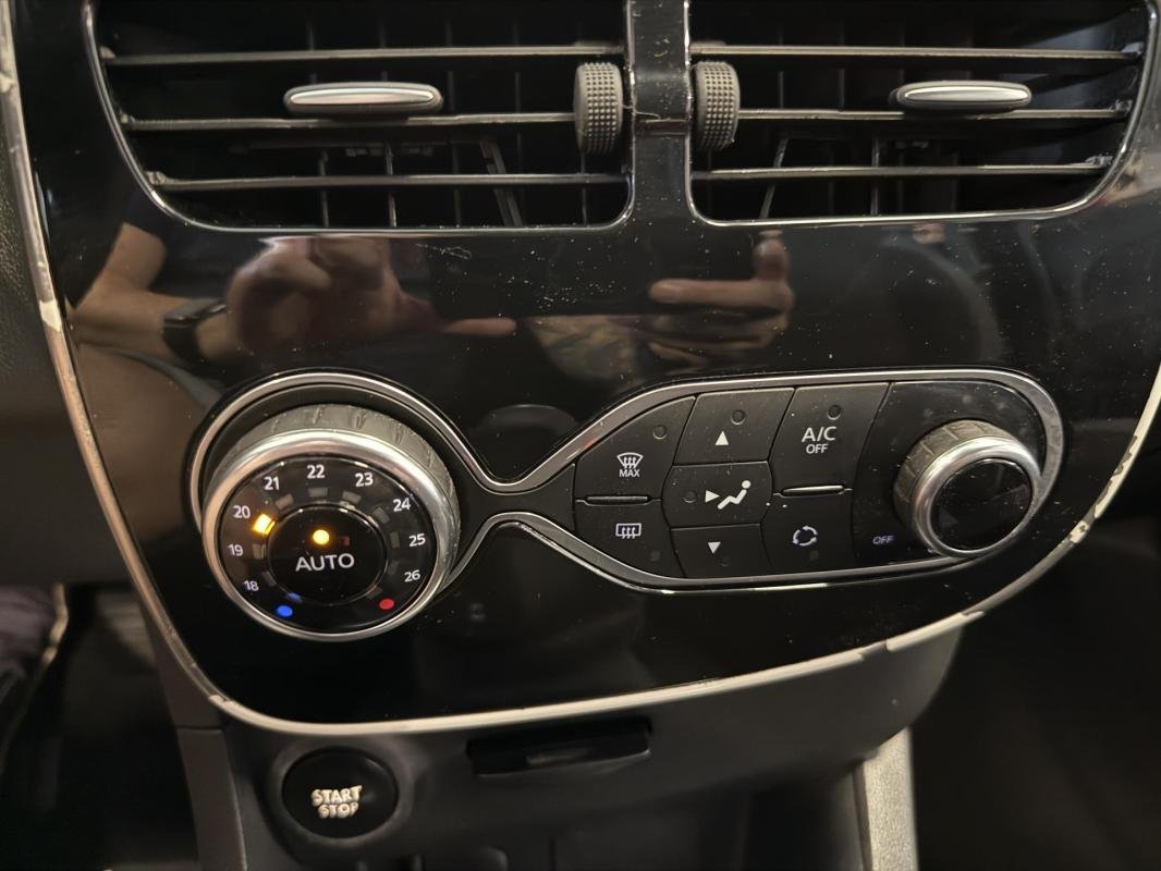 Renault Clio - Photo 22