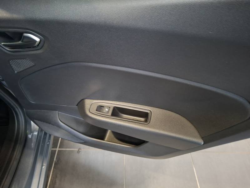 Renault Clio - Photo 15