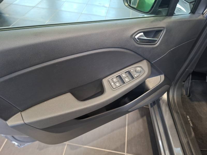 Renault Clio - Photo 22