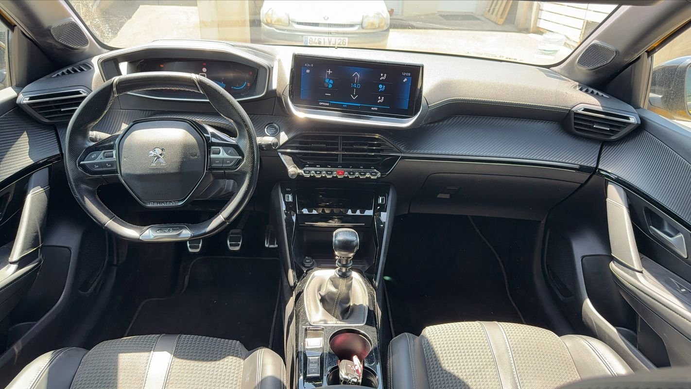 Peugeot 208 - Photo 11