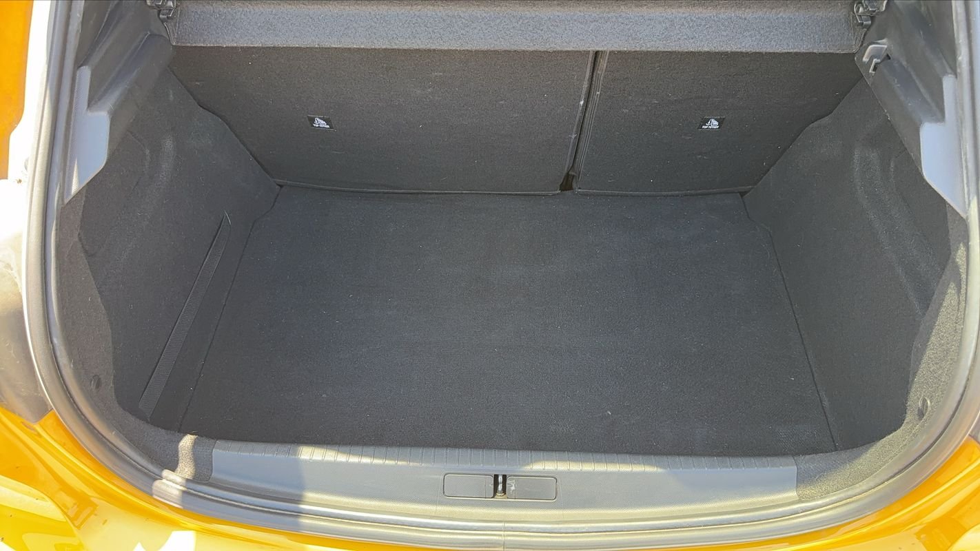 Peugeot 208 - Photo 14