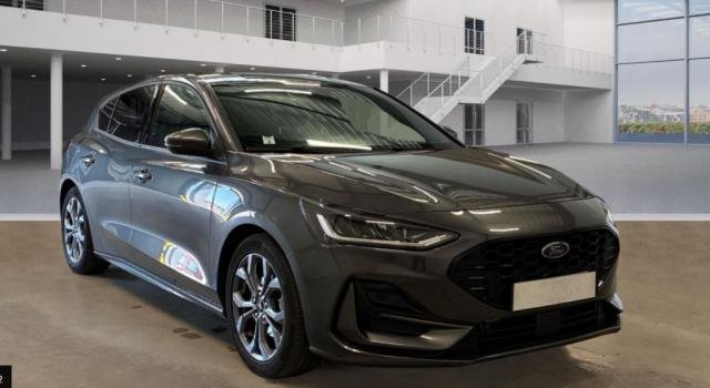 Ford Focus - Photo 2