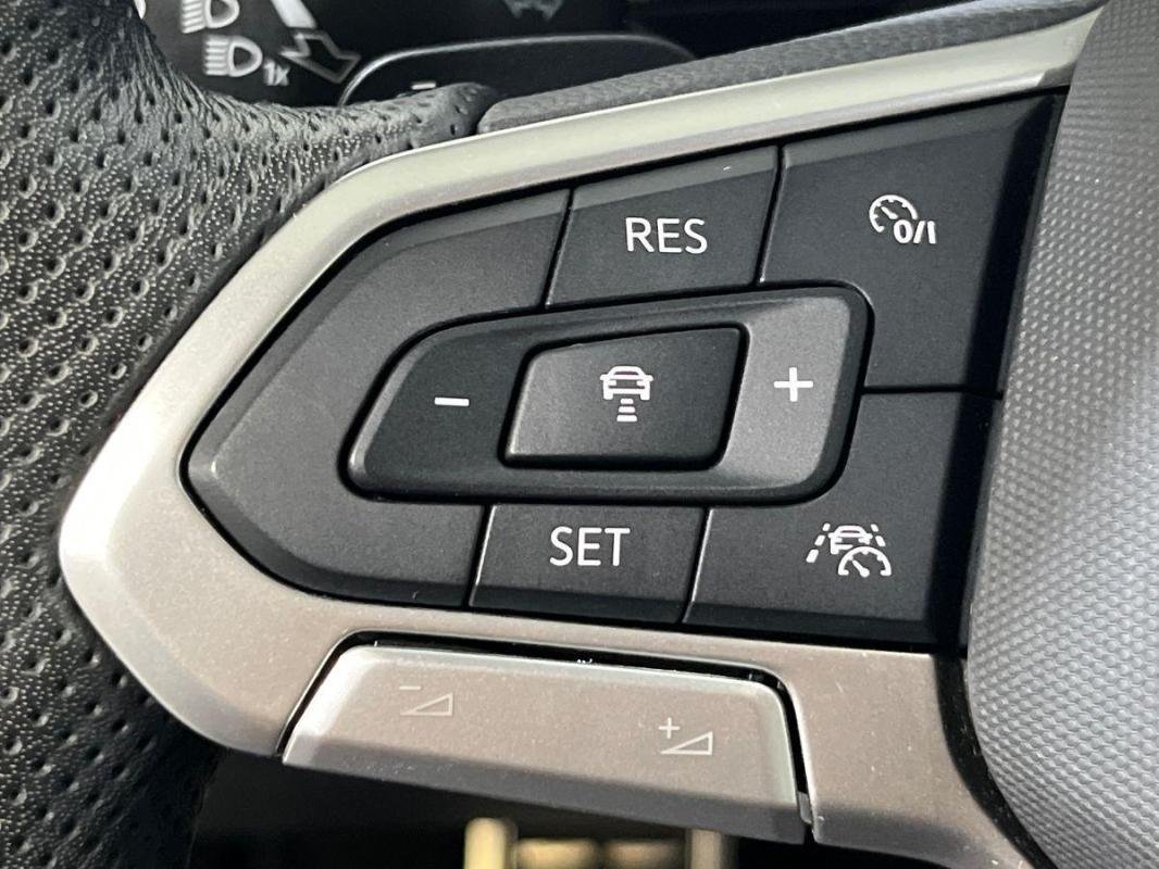 Volkswagen T-Roc - Photo 21