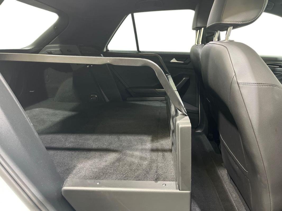 Volkswagen T-Roc - Photo 23