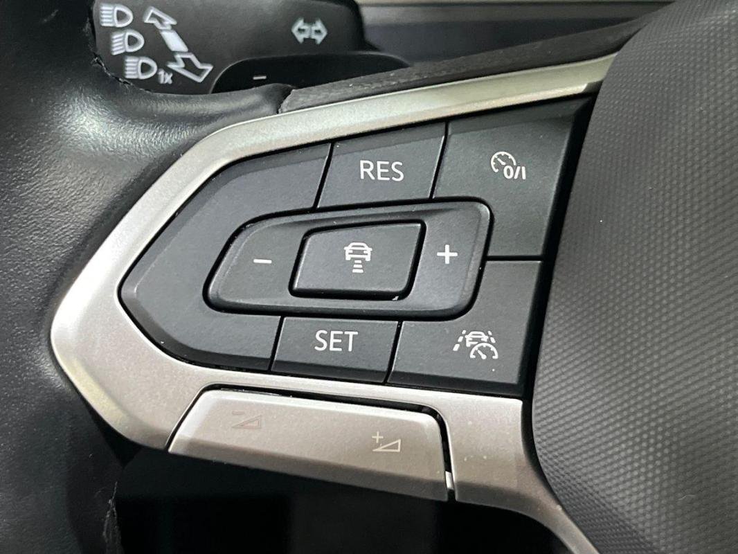 Volkswagen T-Roc - Photo 21