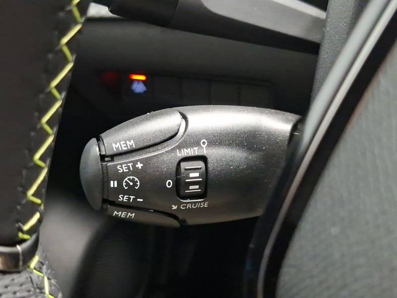 Peugeot 208 - Photo 21