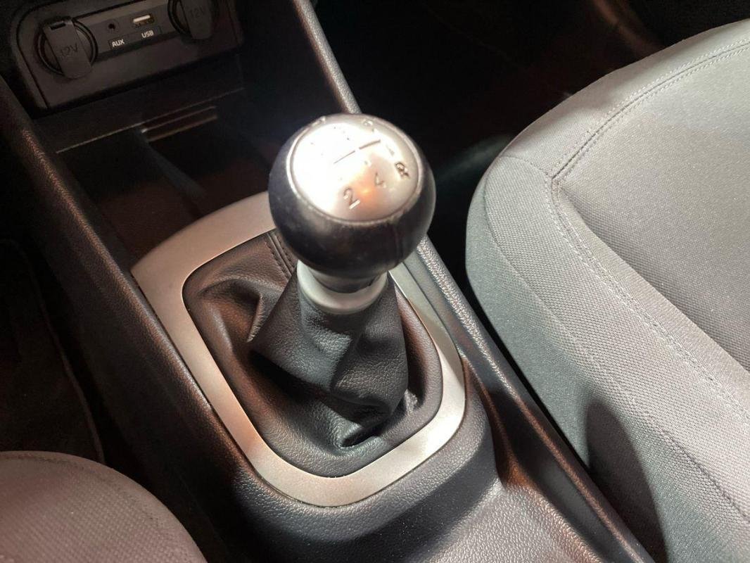 Kia Rio - Photo 11