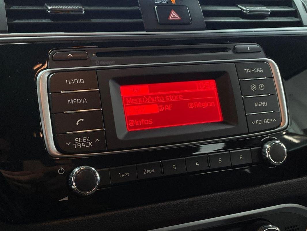 Kia Rio - Photo 17