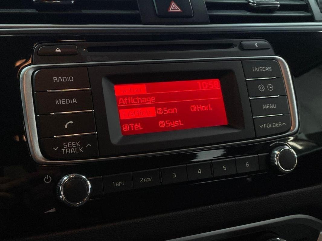 Kia Rio - Photo 18
