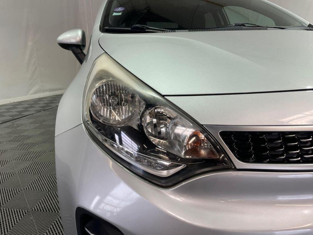 Kia Rio - Photo 25