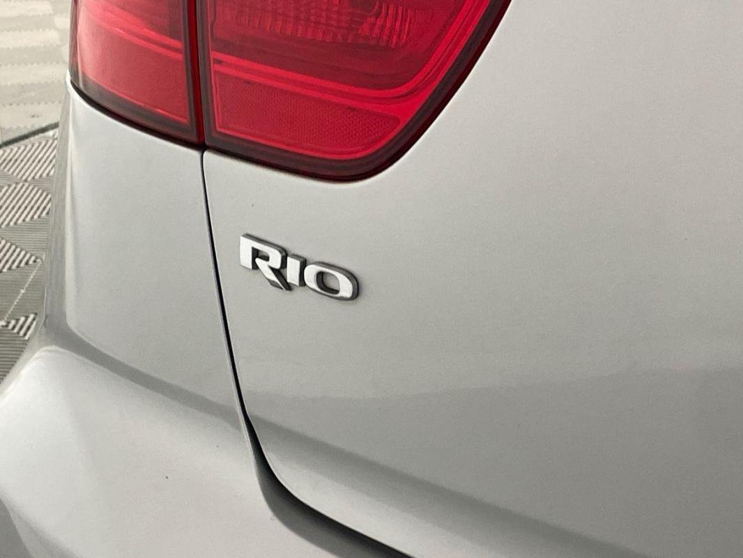 Kia Rio - Photo 27