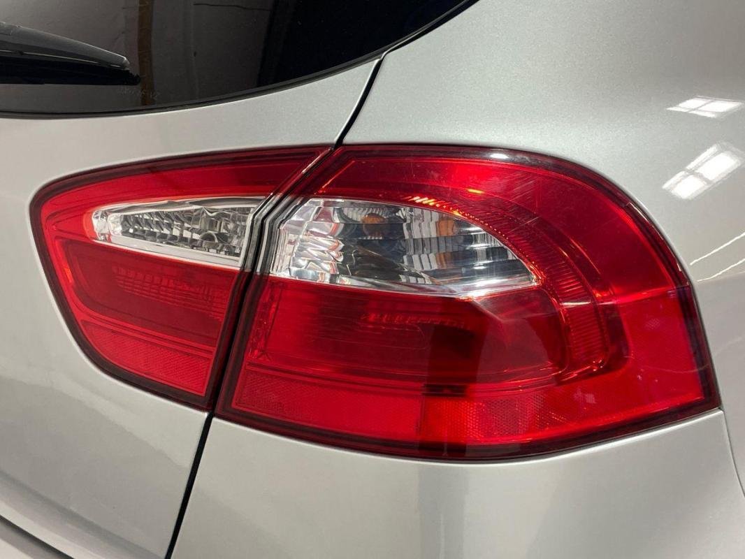 Kia Rio - Photo 30