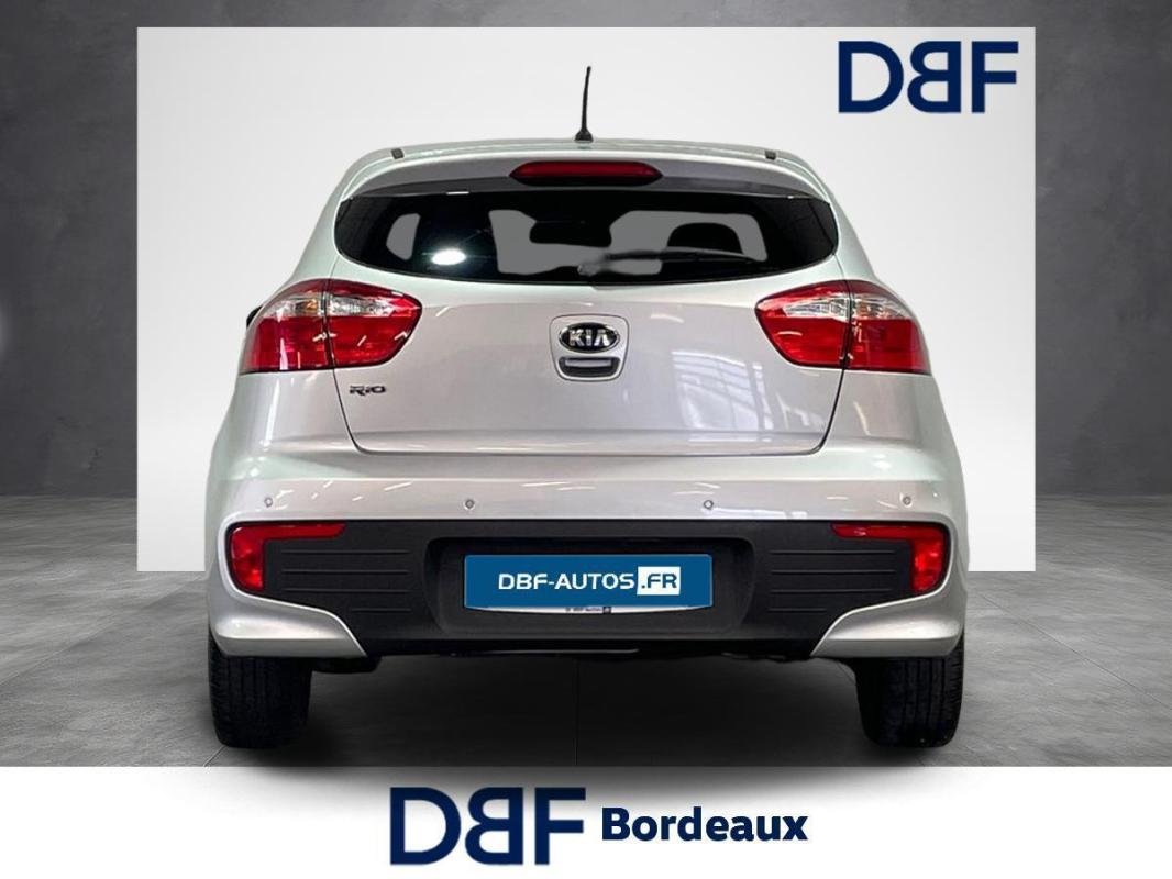 Kia Rio - Photo 4