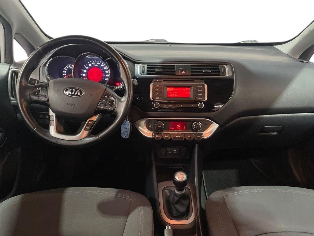 Kia Rio - Photo 8