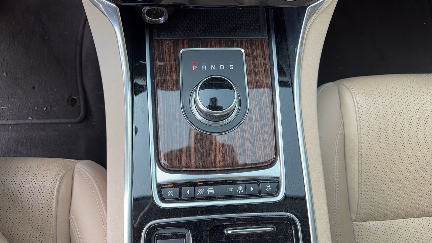 Jaguar XF - Photo 13