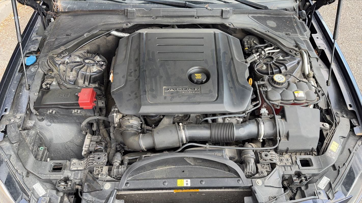 Jaguar XF - Photo 15