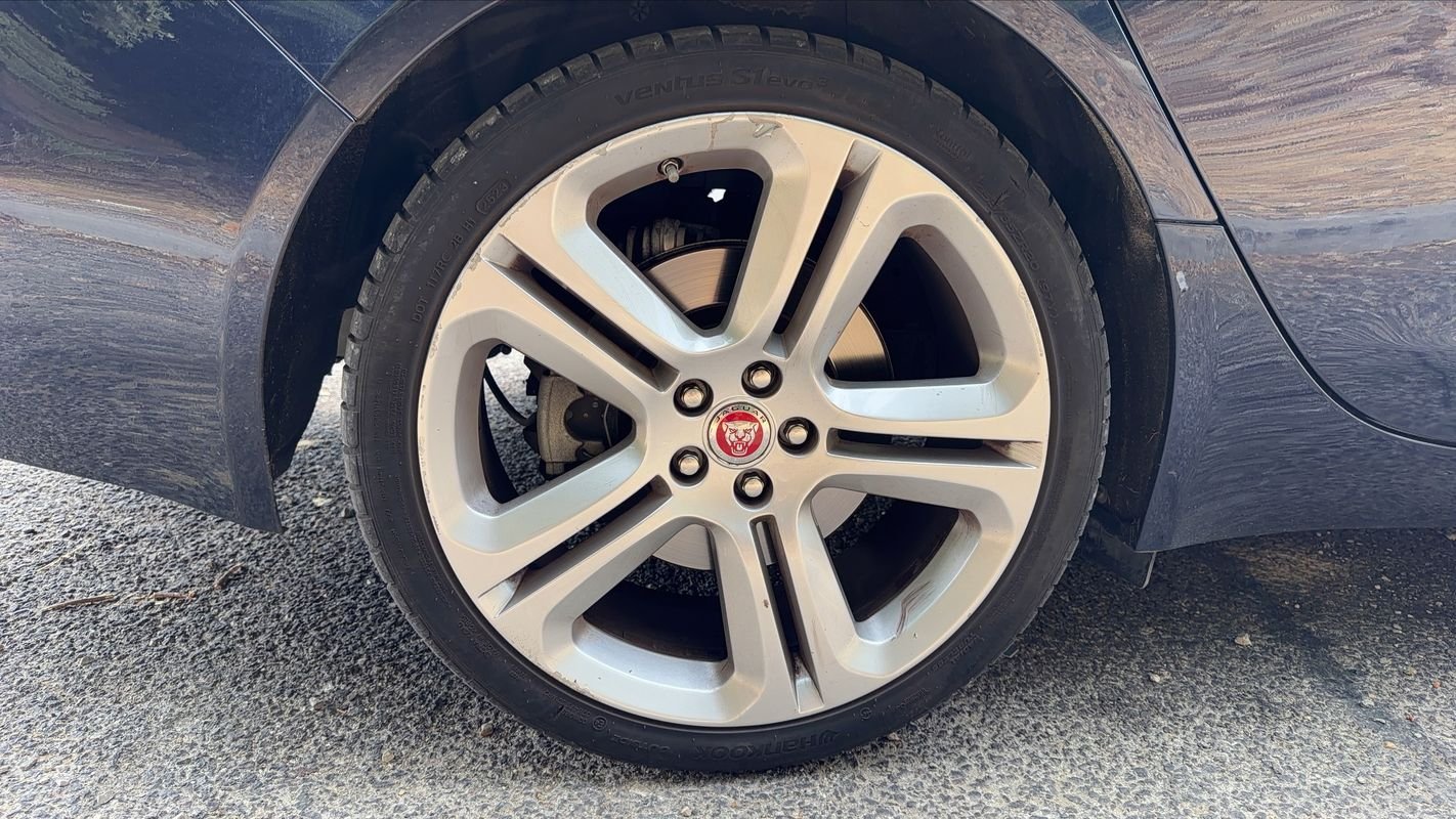 Jaguar XF - Photo 16