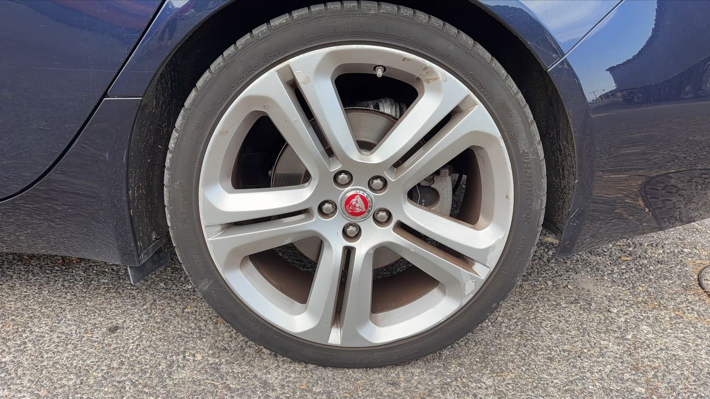 Jaguar XF - Photo 19