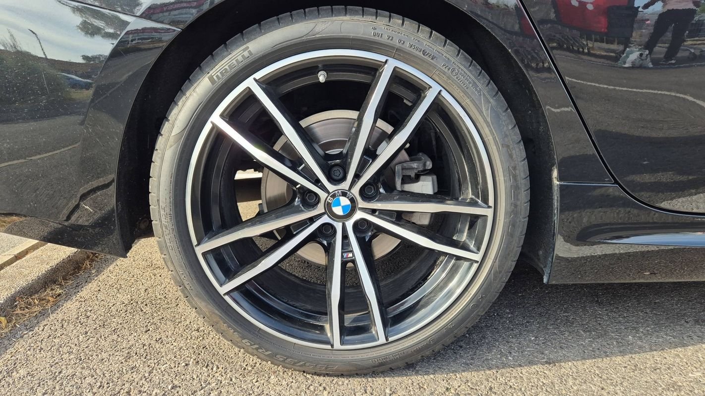 BMW Série 3 - Photo 16