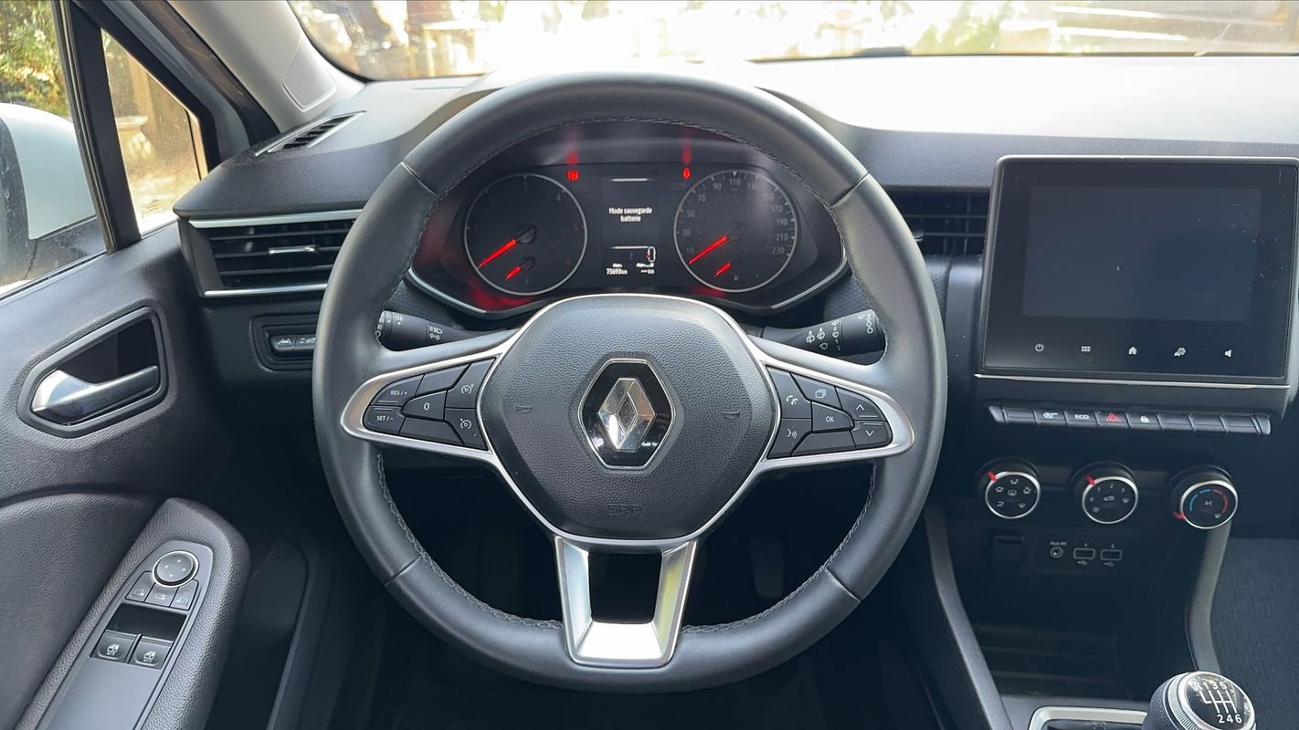 Renault Clio - Photo 23