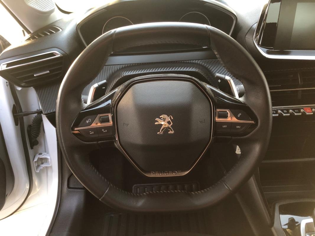 Peugeot 208 - Photo 11