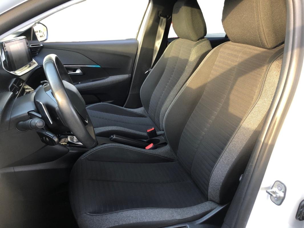 Peugeot 208 - Photo 9