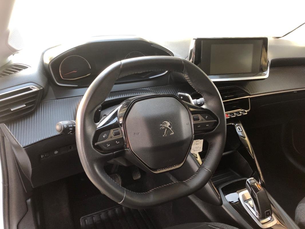 Peugeot 208 - Photo 10