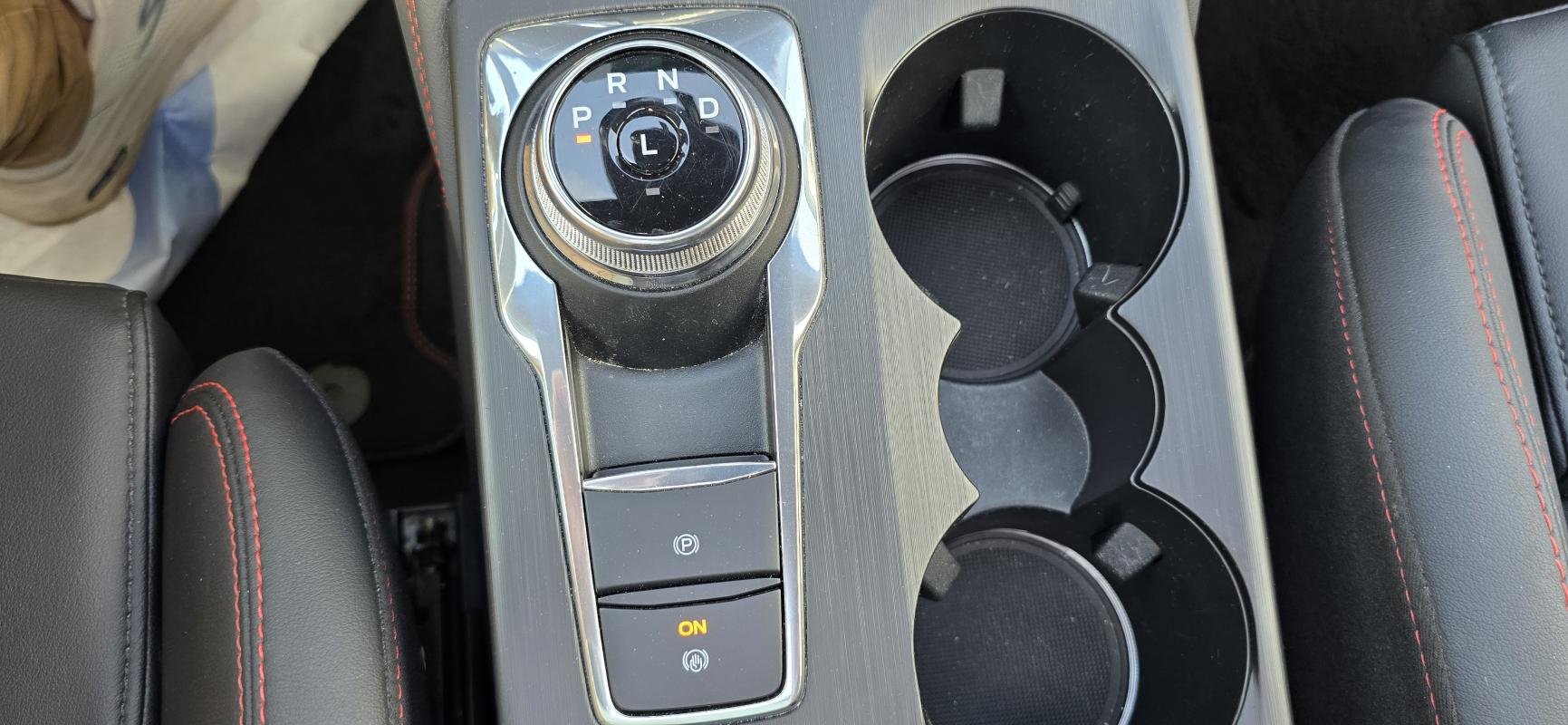 Ford Kuga - Photo 31